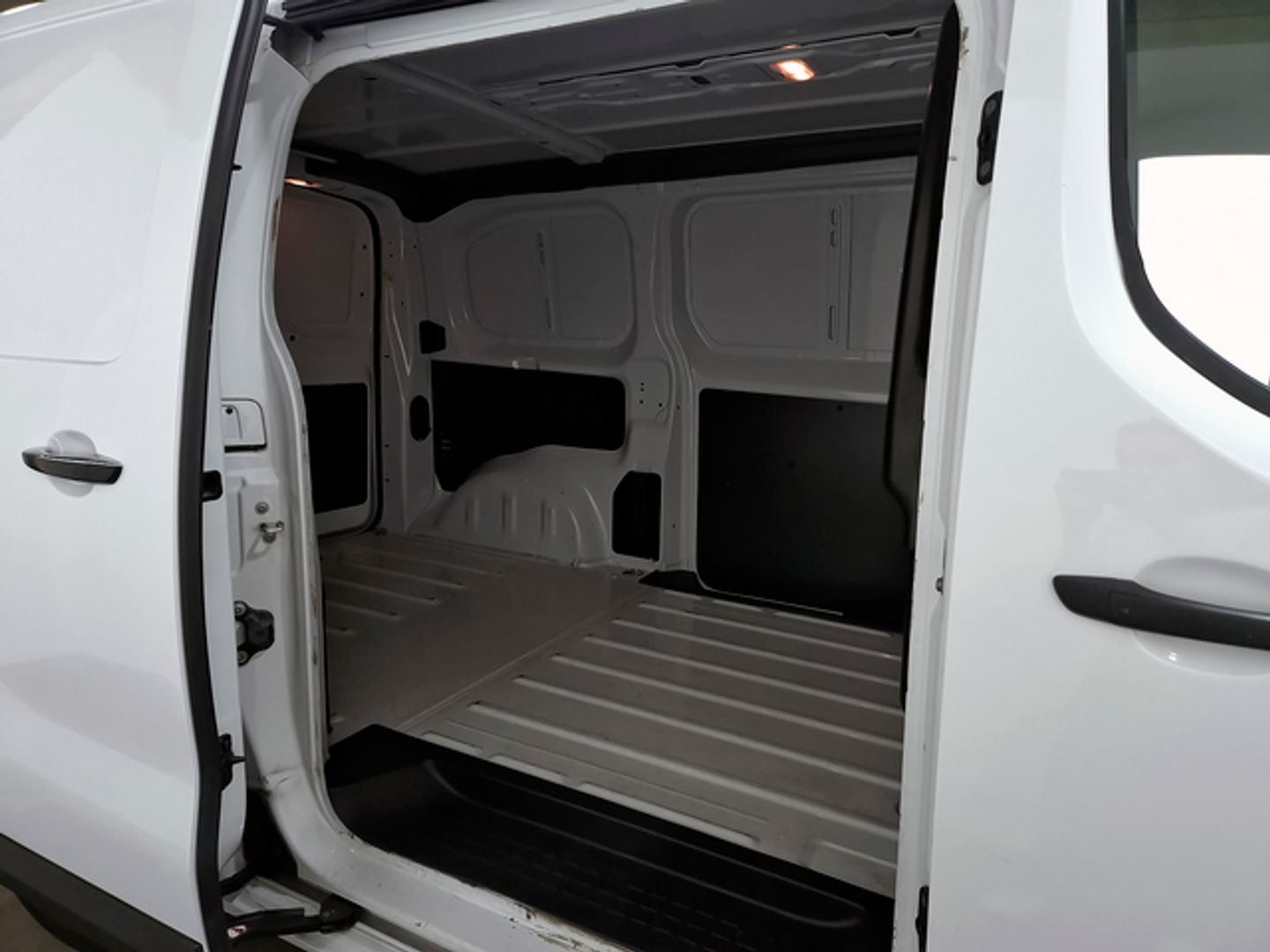 Fiat Scudo Furgon 1.5 BlueHDI L1 Business 75 kW (102 CV)