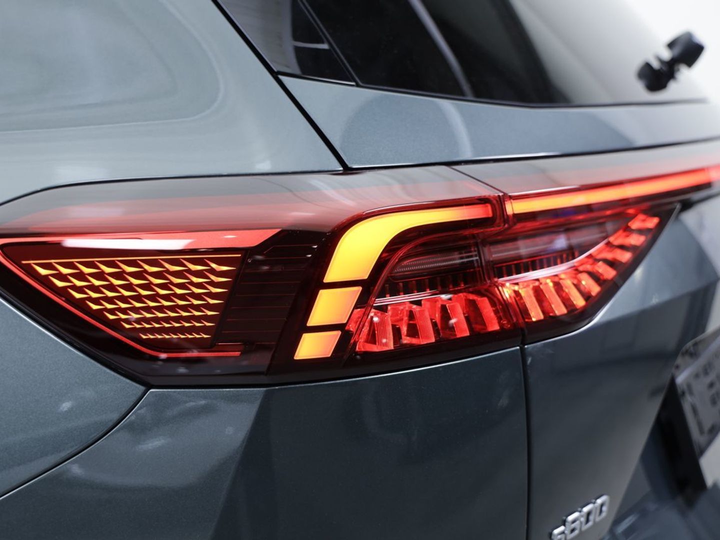 Ebro S800 1.6 TGDI Luxury DCT 108 kW (147 CV)