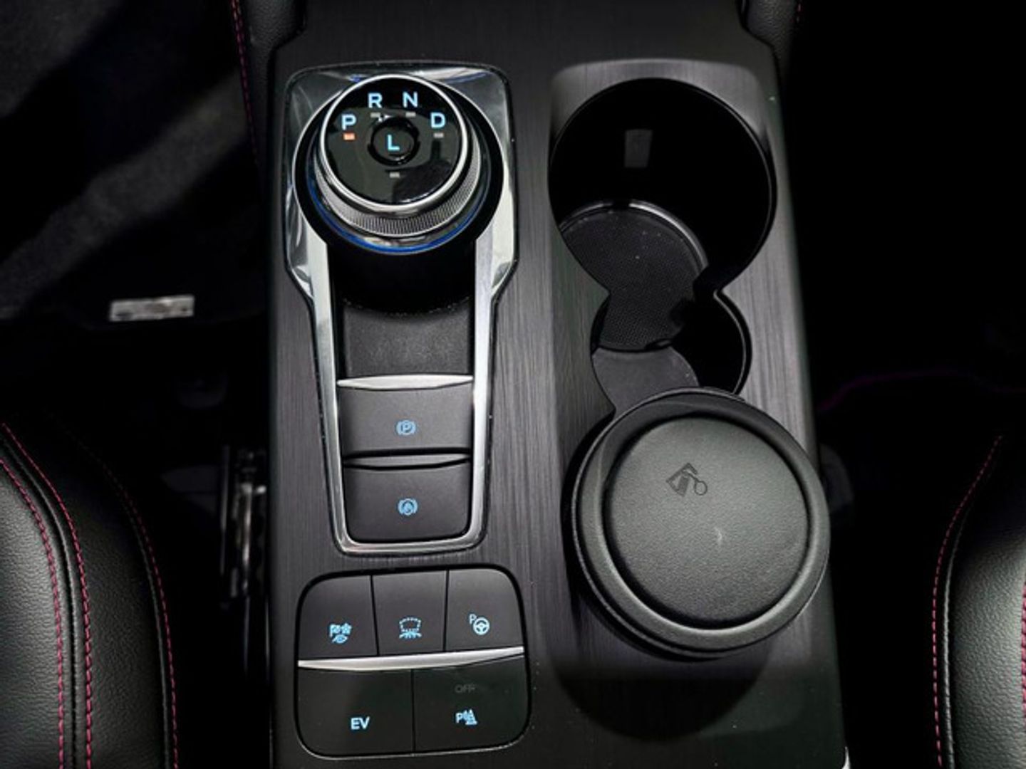 Ford Kuga 2.5 Duratec PHEV ST-Line X Graphite Tech AT 165 kW (225 CV)