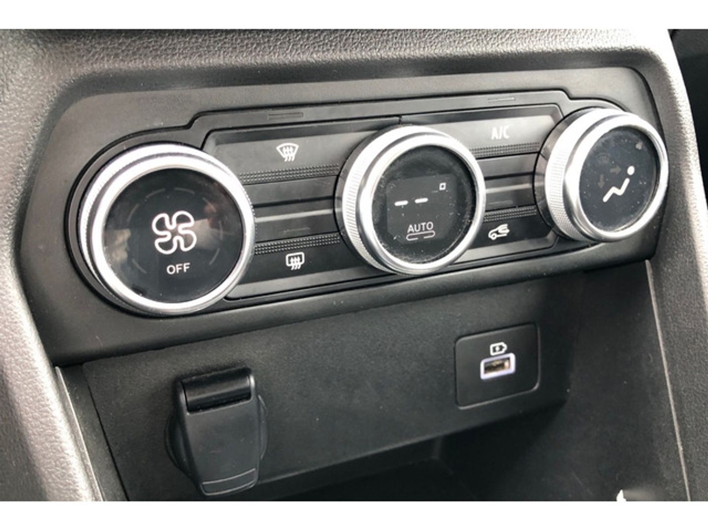 Dacia Sandero Comfort TCe 66 kW (90 CV)