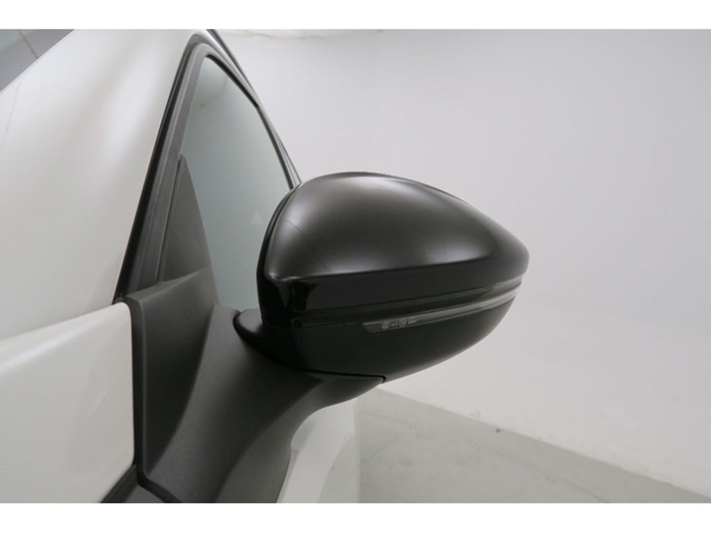 Peugeot 2008 BlueHDi 130 S&S Allure Pack EAT8 96 kW (130 CV)