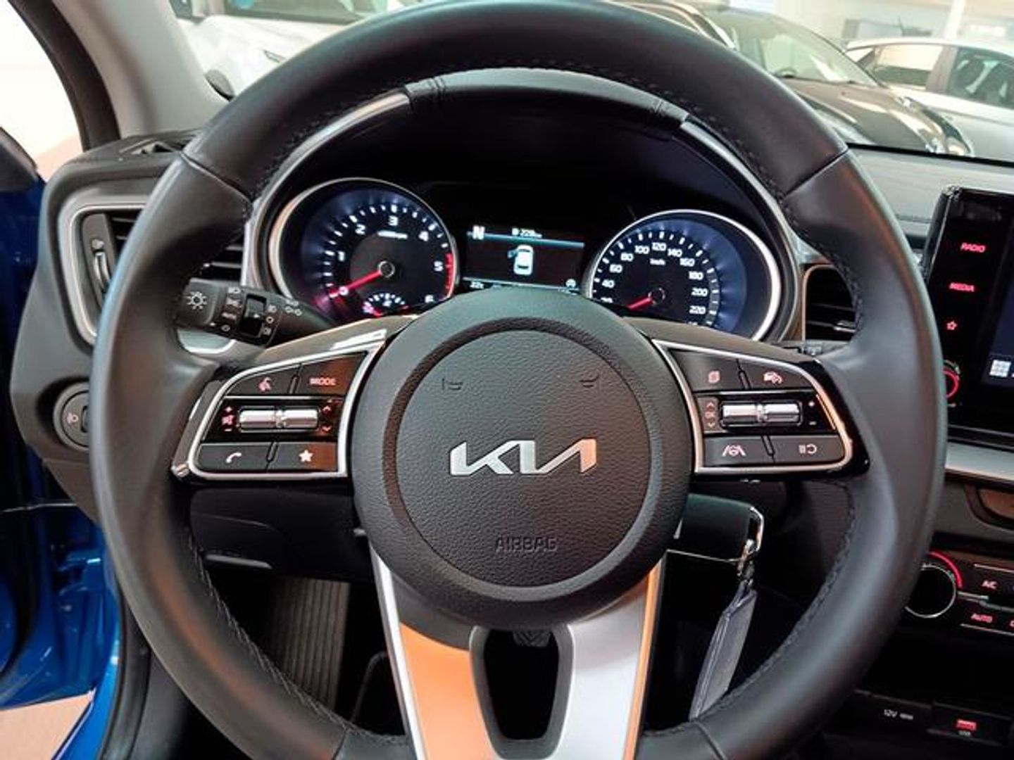Kia Ceed 1.6 MHEV iMT Drive 100 kW (136 CV)