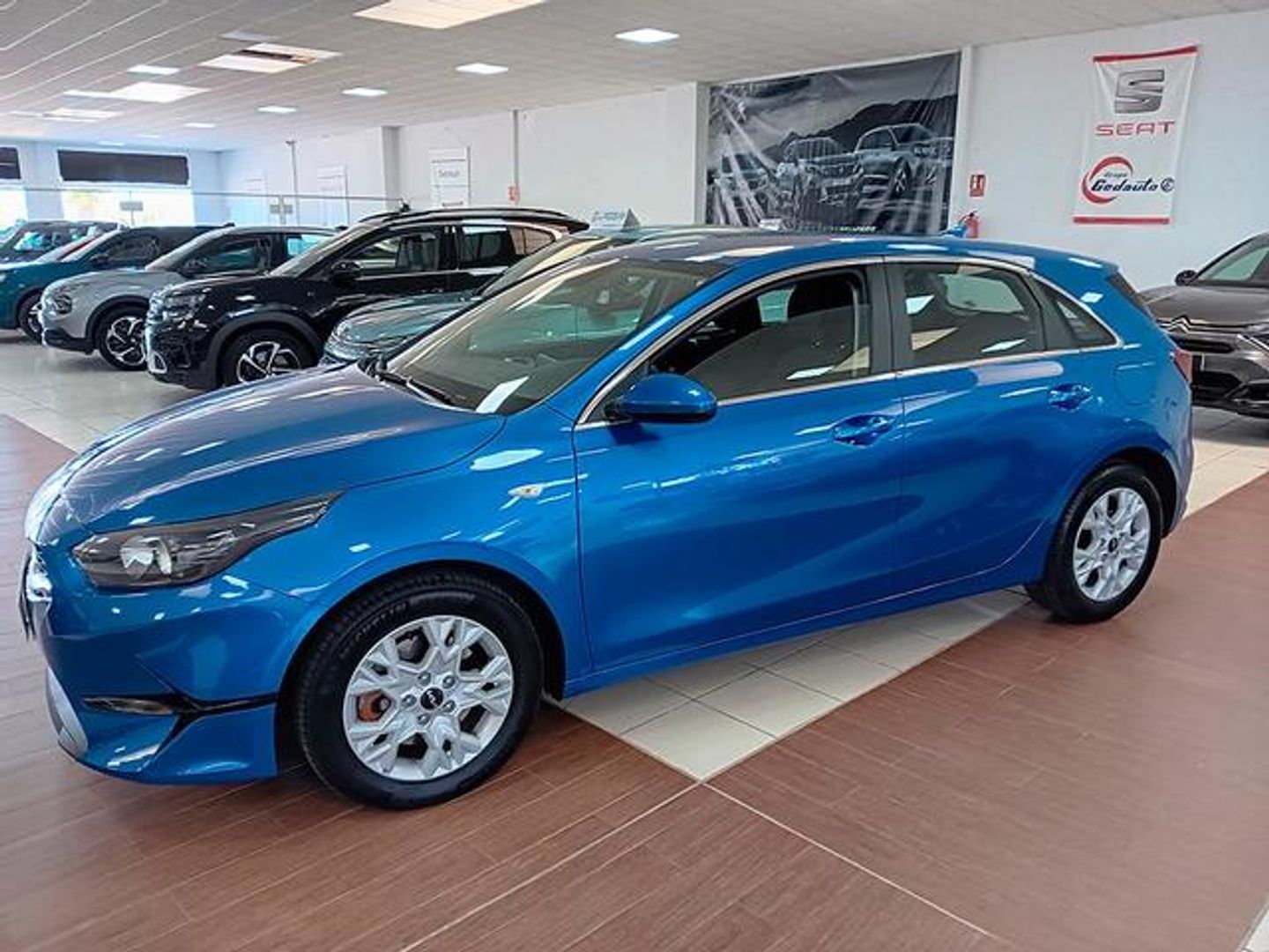Kia Ceed 1.6 MHEV iMT Drive 100 kW (136 CV)