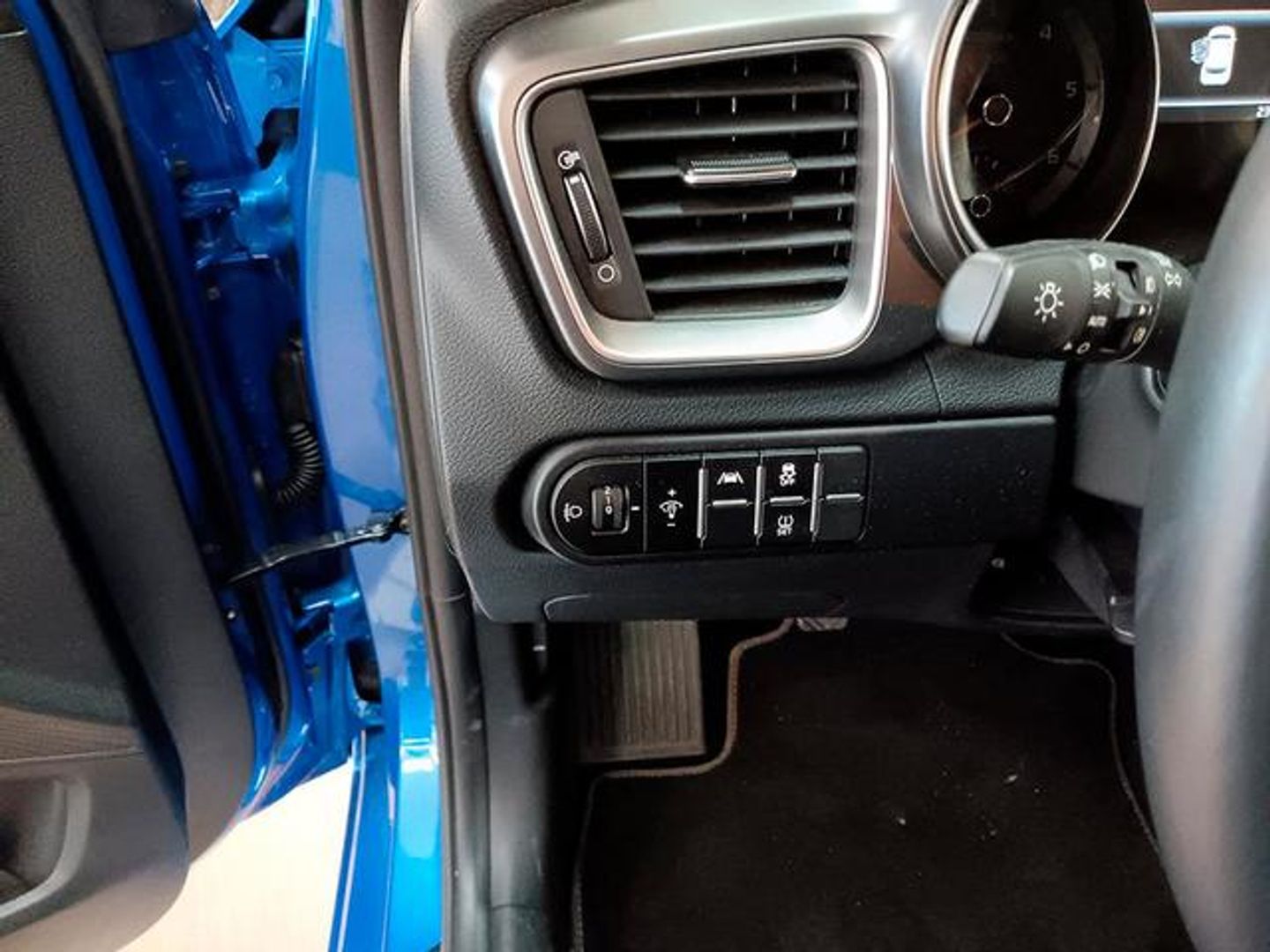 Kia Ceed 1.6 MHEV iMT Drive 100 kW (136 CV)
