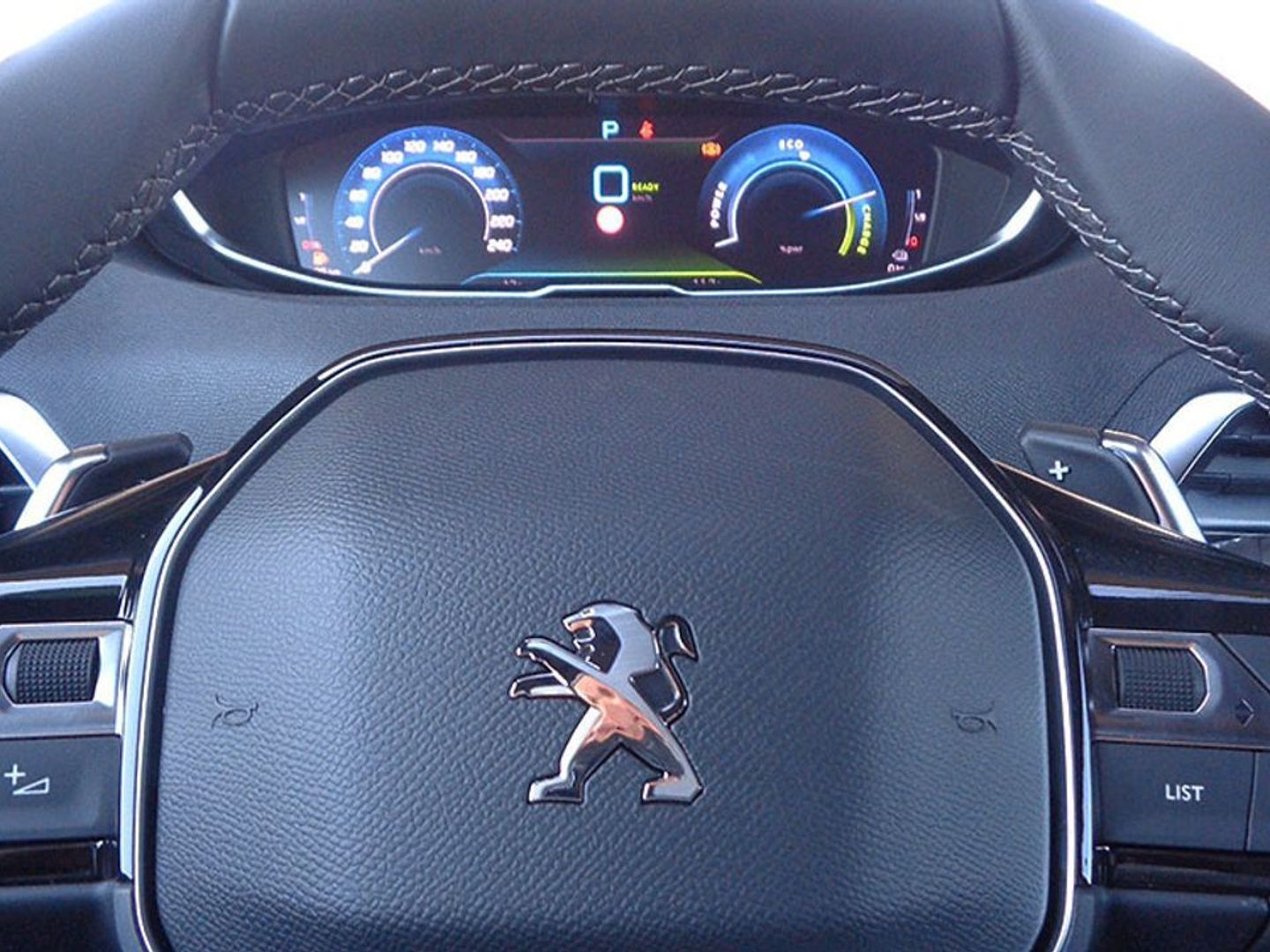 Peugeot 3008 Hybrid 225 Allure Pack e-EAT8 165 kW (225 CV)