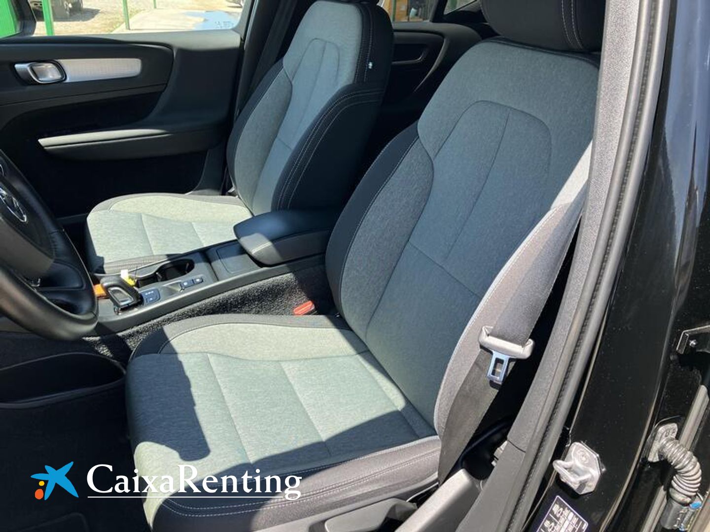 Volvo XC40 T3 Momentum Auto 120 kW (163 CV)