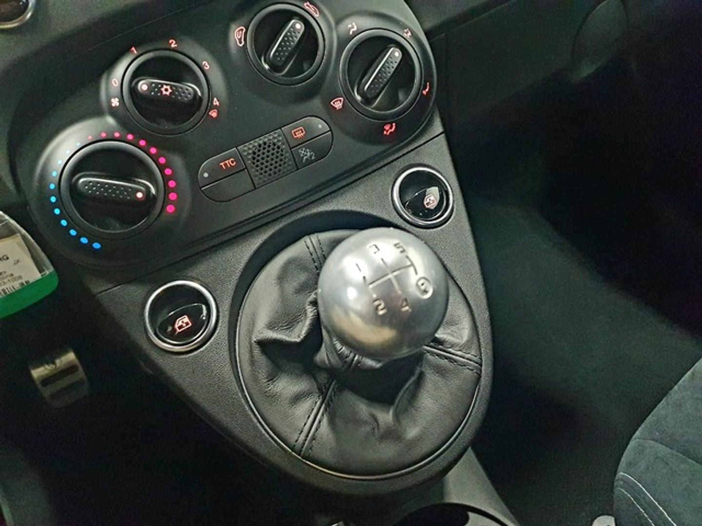 Abarth 500 1.4 16v T-Jet 695 132 kW (180 CV)
