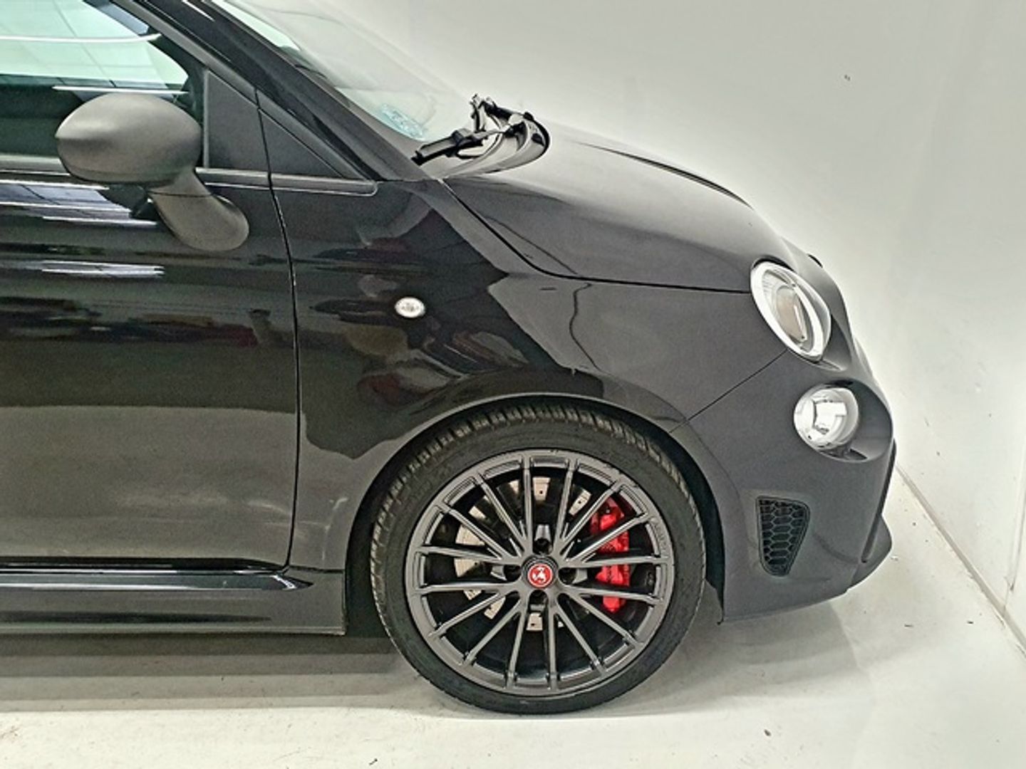 Abarth 500 1.4 16v T-Jet 695 132 kW (180 CV)
