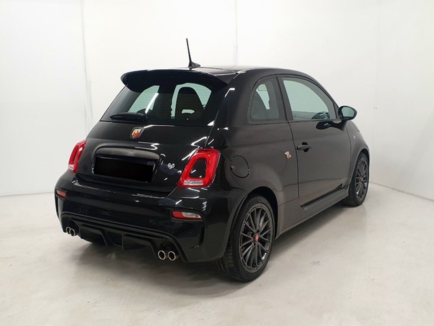 Abarth 500 1.4 16v T-Jet 695 132 kW (180 CV)