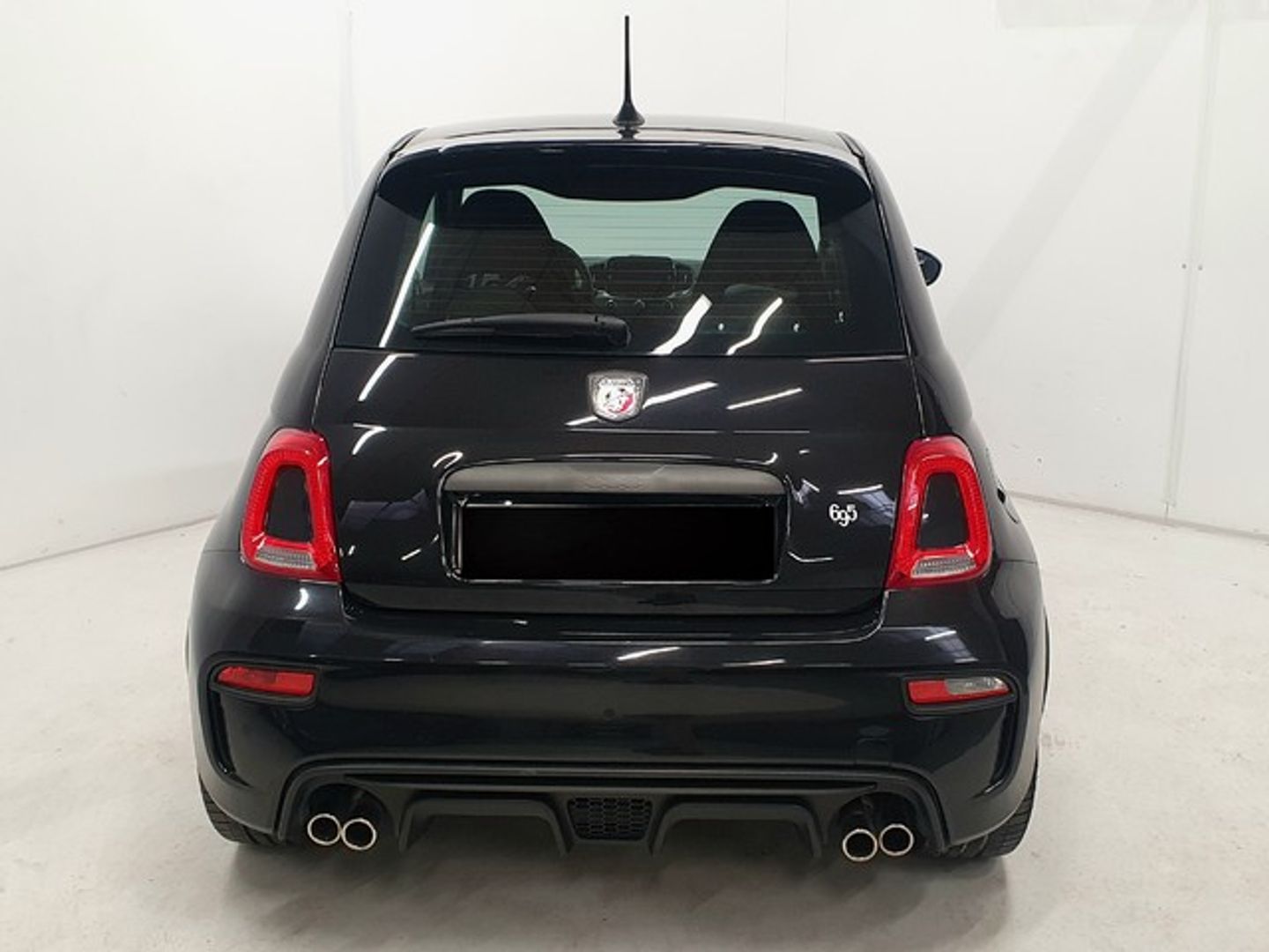 Abarth 500 1.4 16v T-Jet 695 132 kW (180 CV)