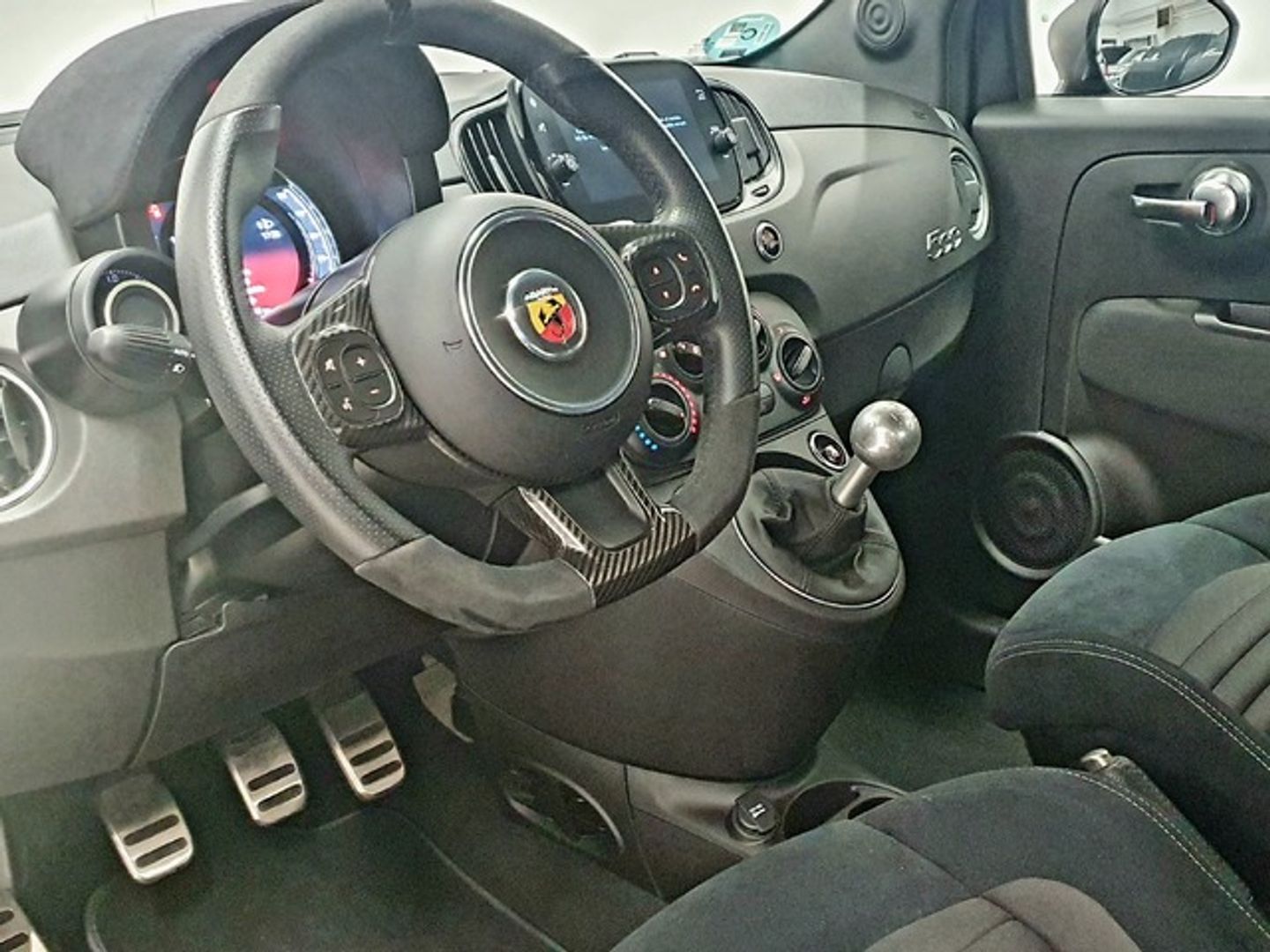 Abarth 500 1.4 16v T-Jet 695 132 kW (180 CV)