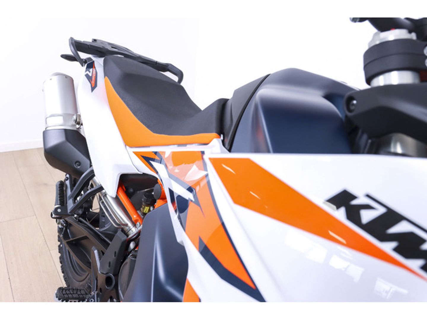 KTM Adventure R 890