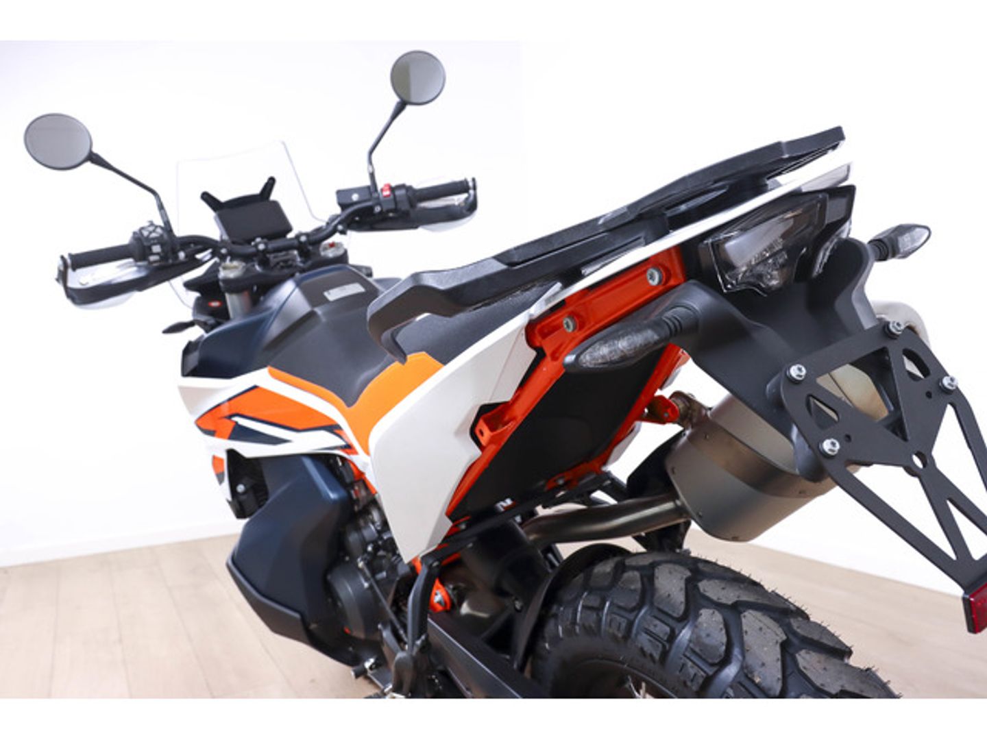 KTM Adventure R 890
