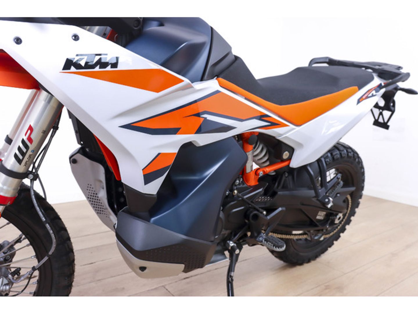 KTM Adventure R 890