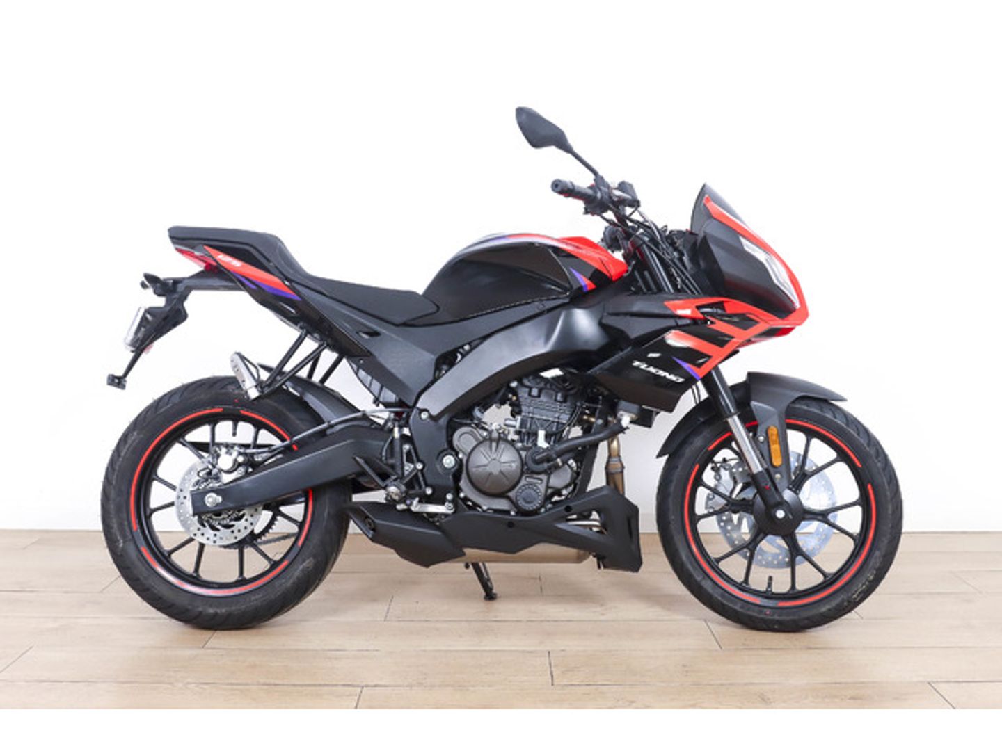 Aprilia Tuono 125 Rojo Motorcycle
