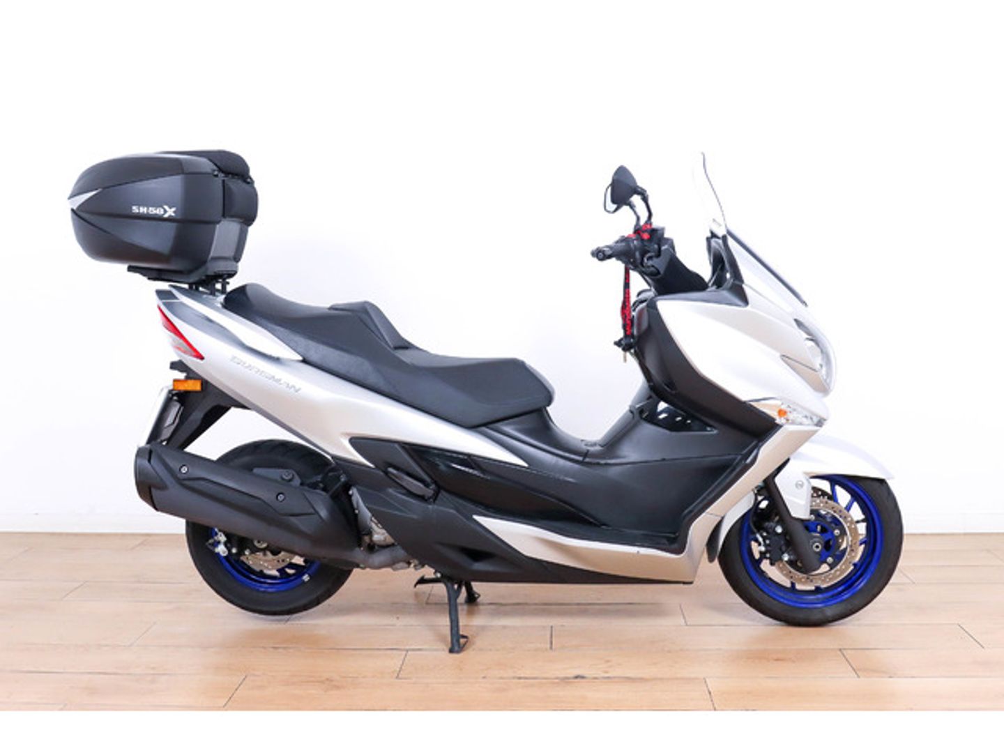 Suzuki Burgman 400 Blanco Motorcycle