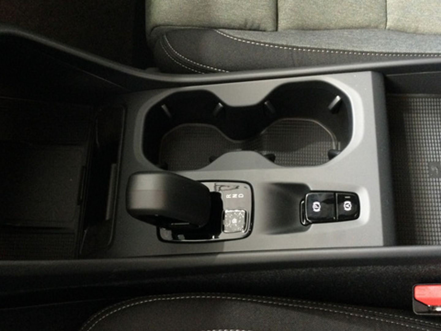 Volvo XC40 T4 PHEV Recharge Core Auto 155 kW (211 CV)