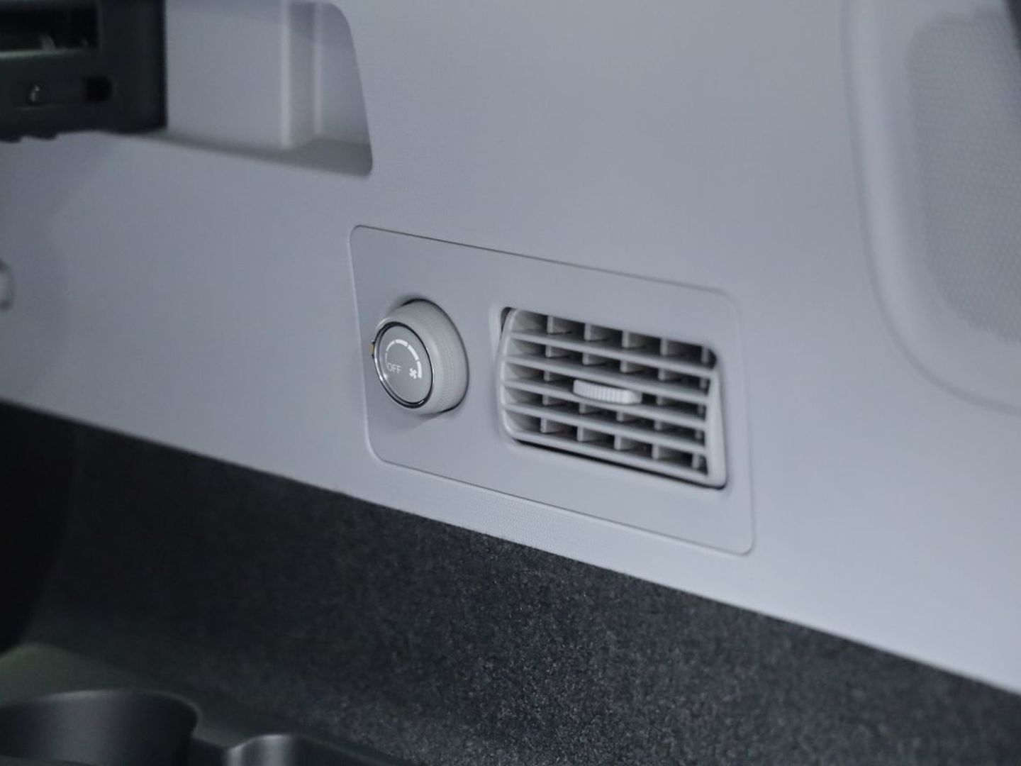 Ebro S800 1.6 TGDI Luxury DCT 108 kW (147 CV)