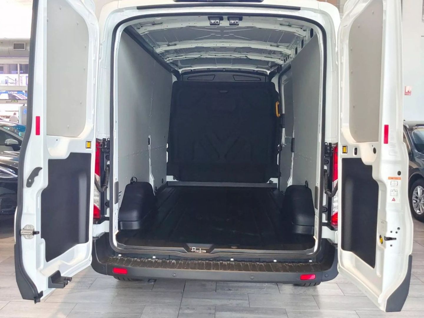 Ford Transit Furgon 350 L3H2 Trend 96 kW (130 CV)