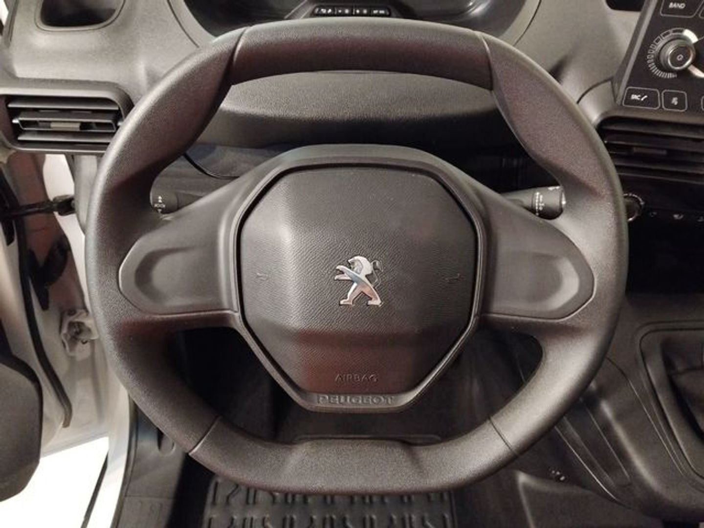 Peugeot Rifter Active Pack Business Standard BlueHDi 73 kW (100 CV)