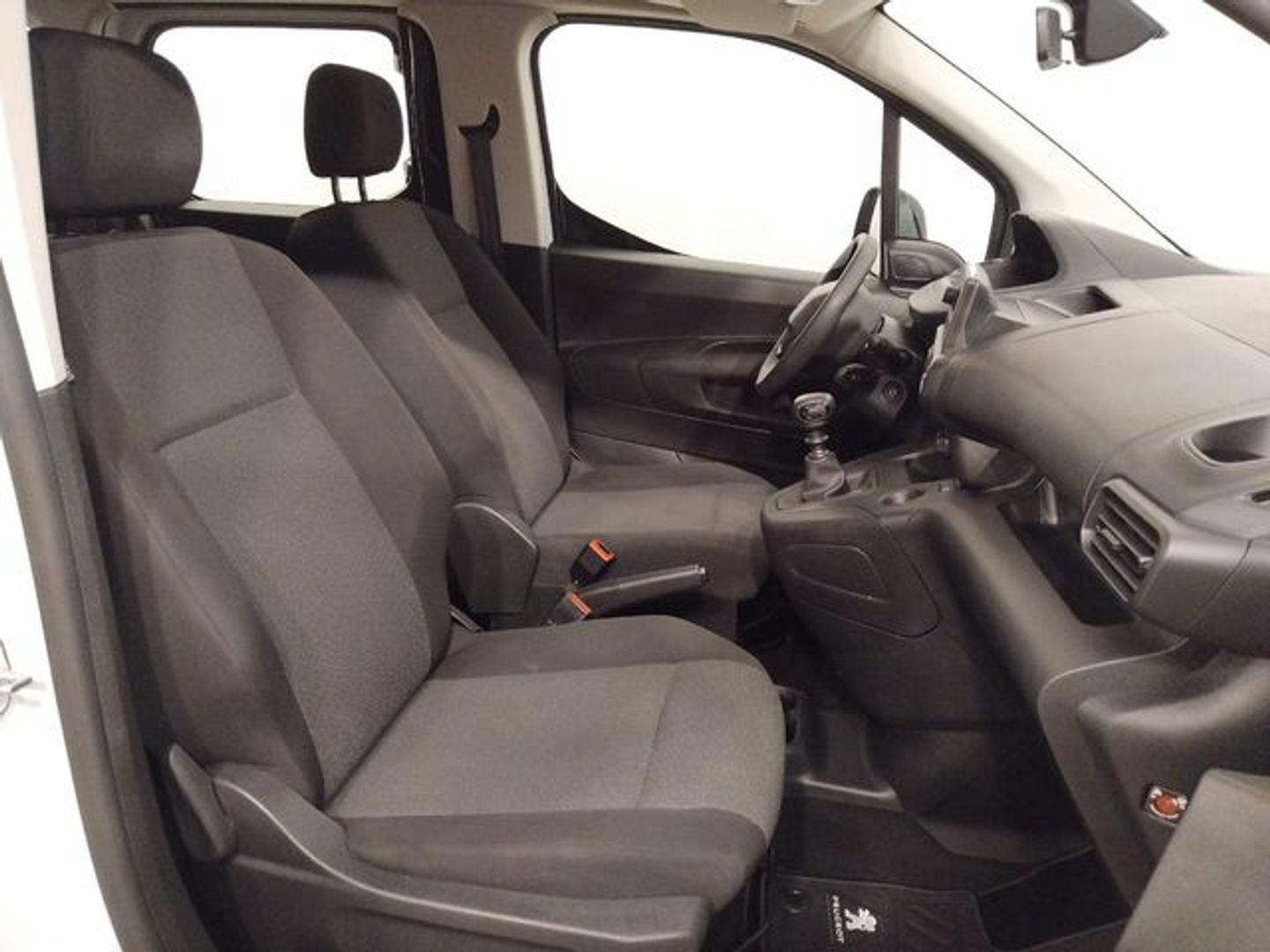 Peugeot Rifter Active Pack Business Standard BlueHDi 73 kW (100 CV)