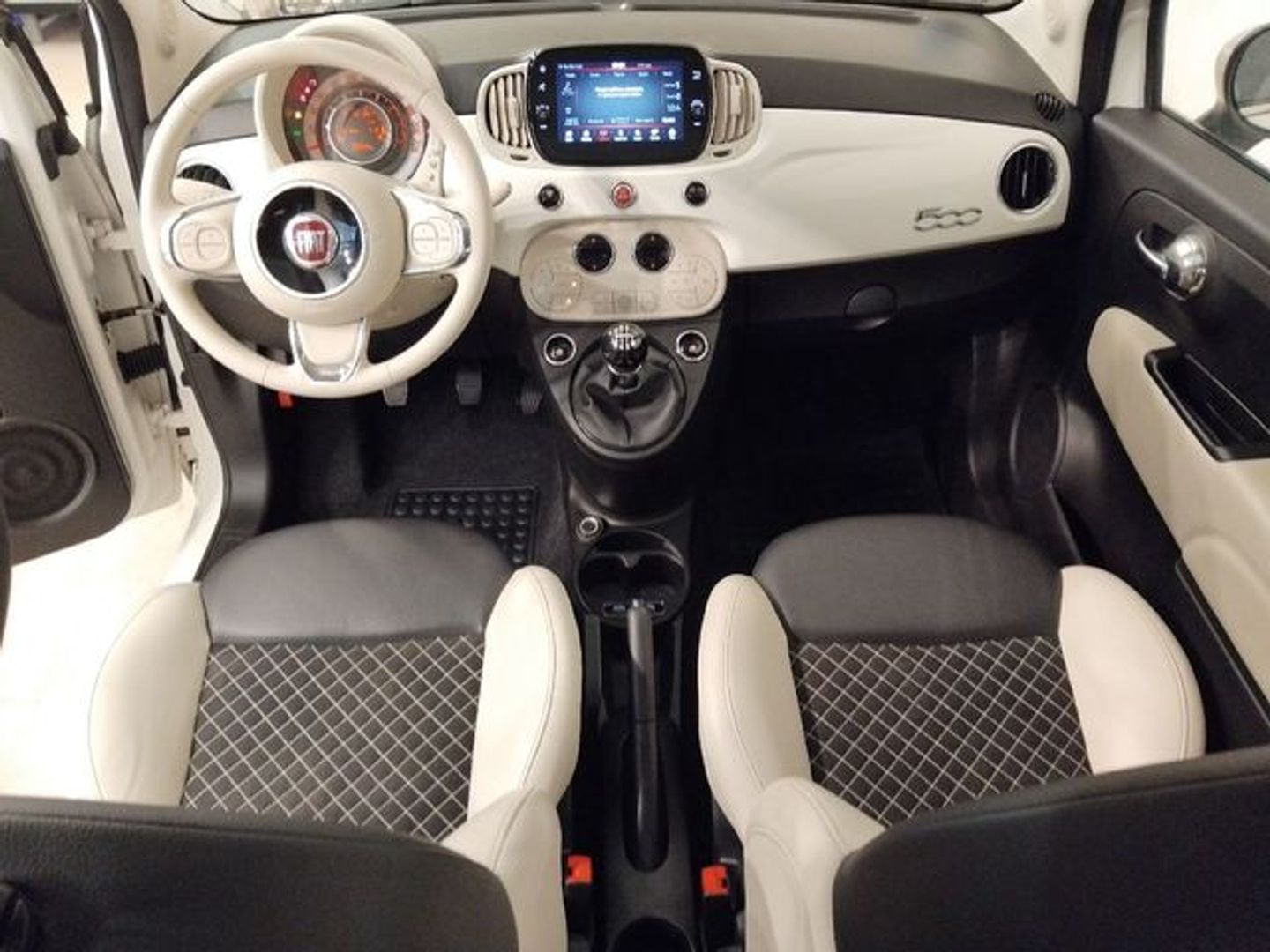 Fiat 500 1.0 Hybrid Dolcevita 51 kW (70 CV)