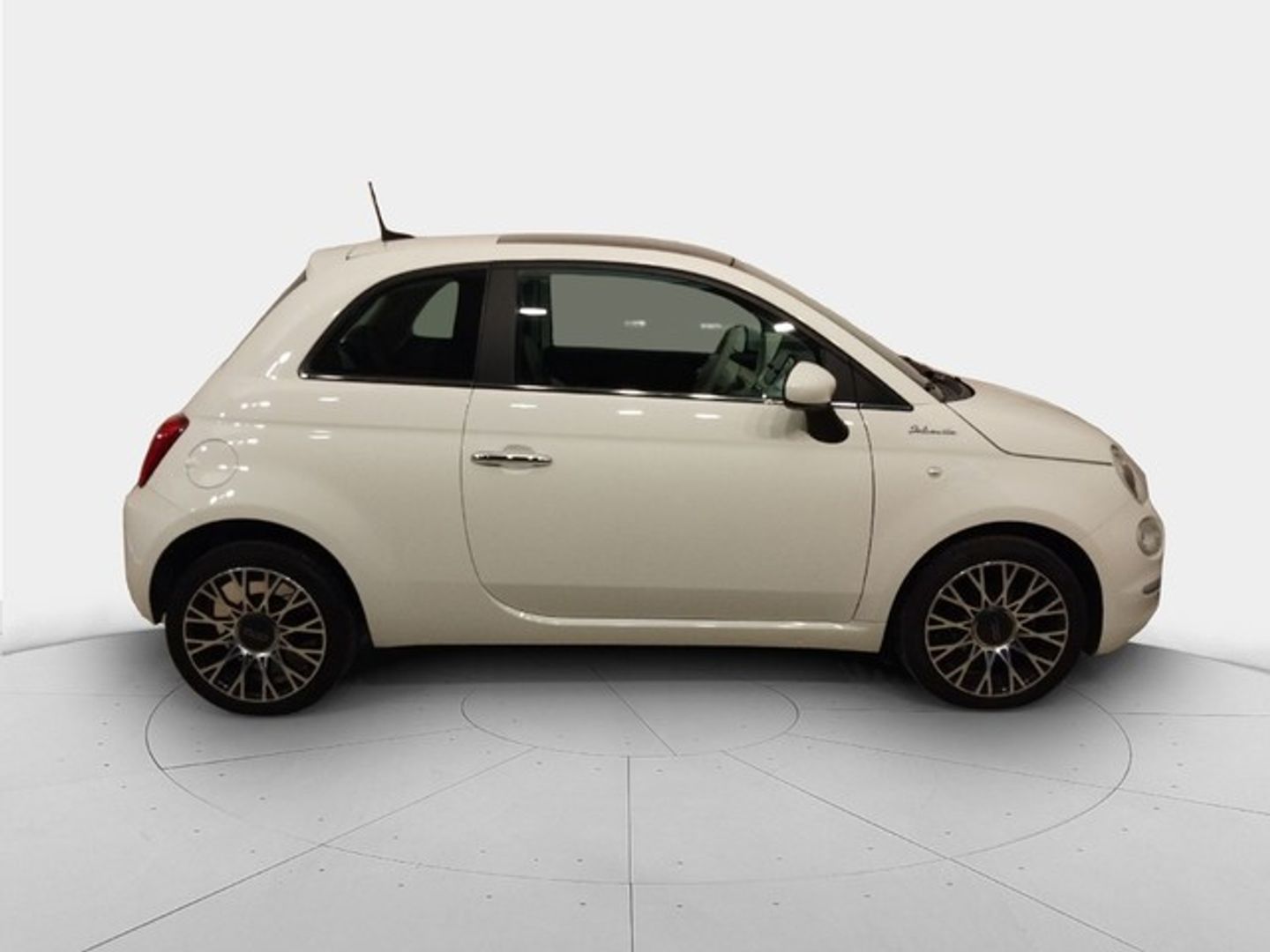 Fiat 500 1.0 Hybrid Dolcevita 51 kW (70 CV)