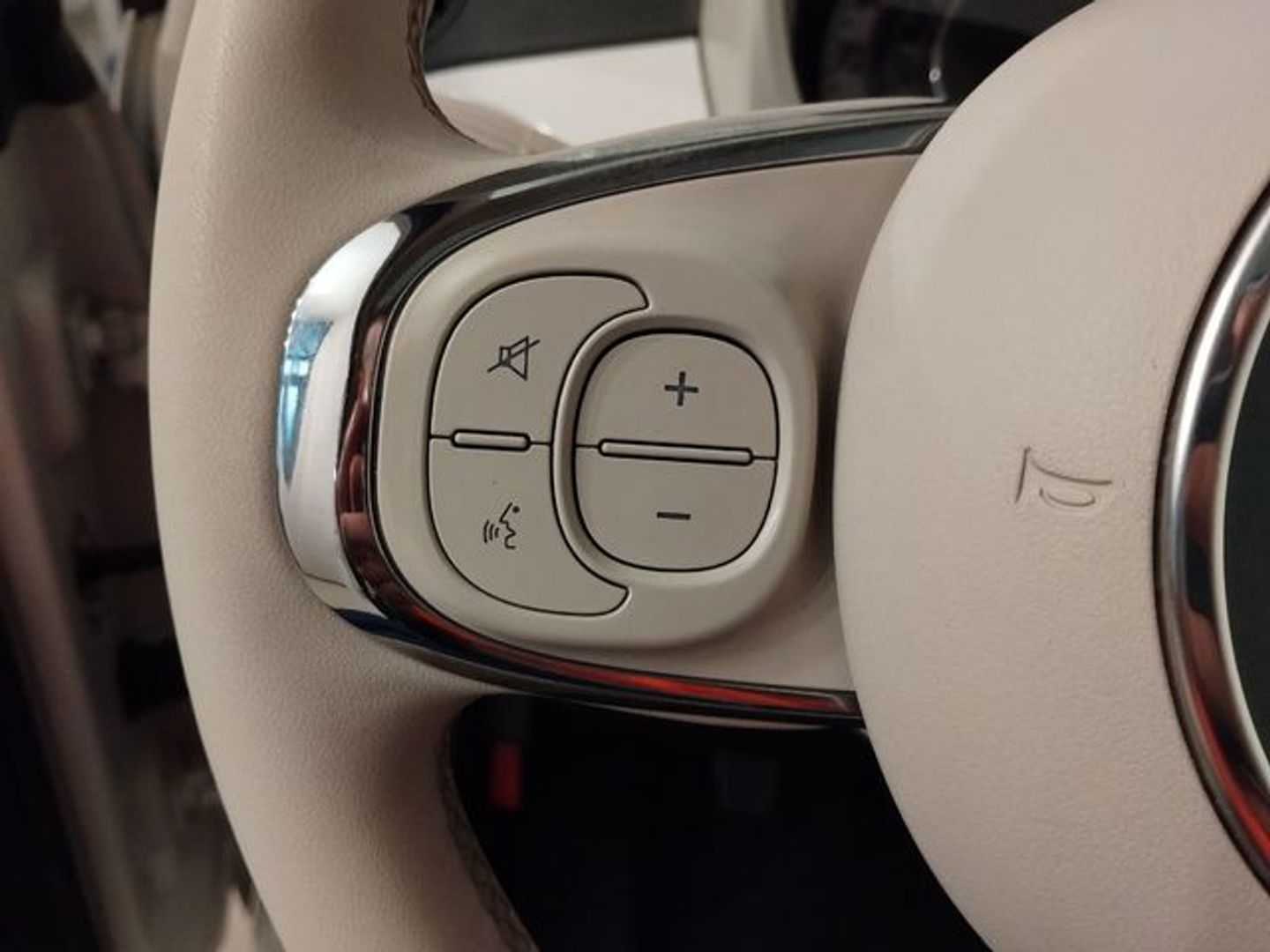 Fiat 500 1.0 Hybrid Dolcevita 51 kW (70 CV)
