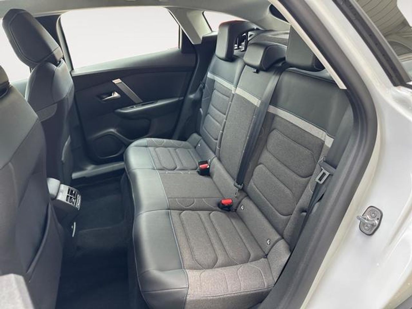 Citroen C4 Hybrid 136 Plus e-DCS6 100 kW (136 CV)