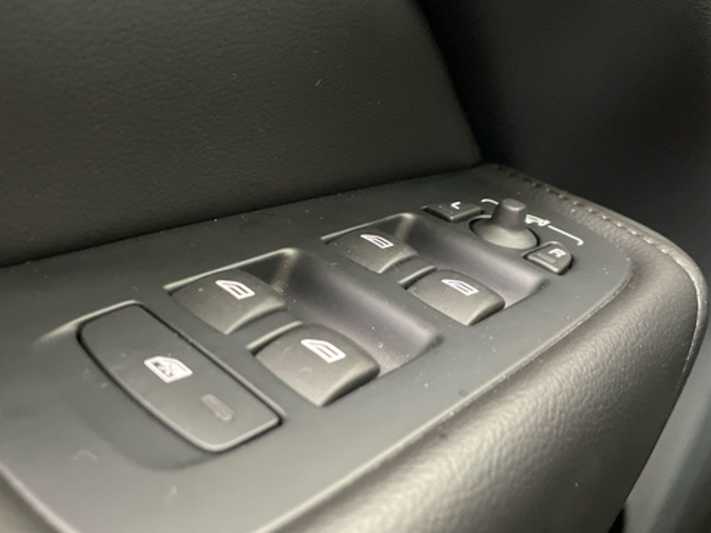 Volvo XC60 B4 D Momentum Pro Auto 145 kW (197 CV)