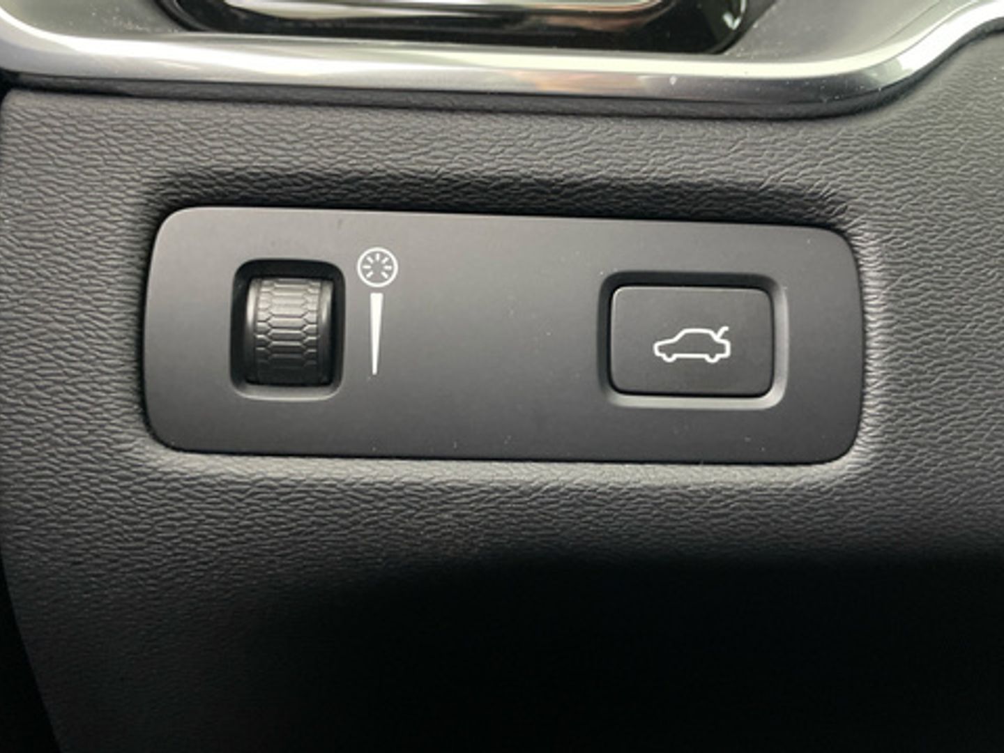 Volvo XC60 B4 D Momentum Pro Auto 145 kW (197 CV)