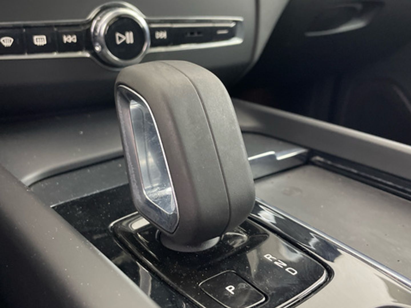 Volvo XC60 B4 D Momentum Pro Auto 145 kW (197 CV)