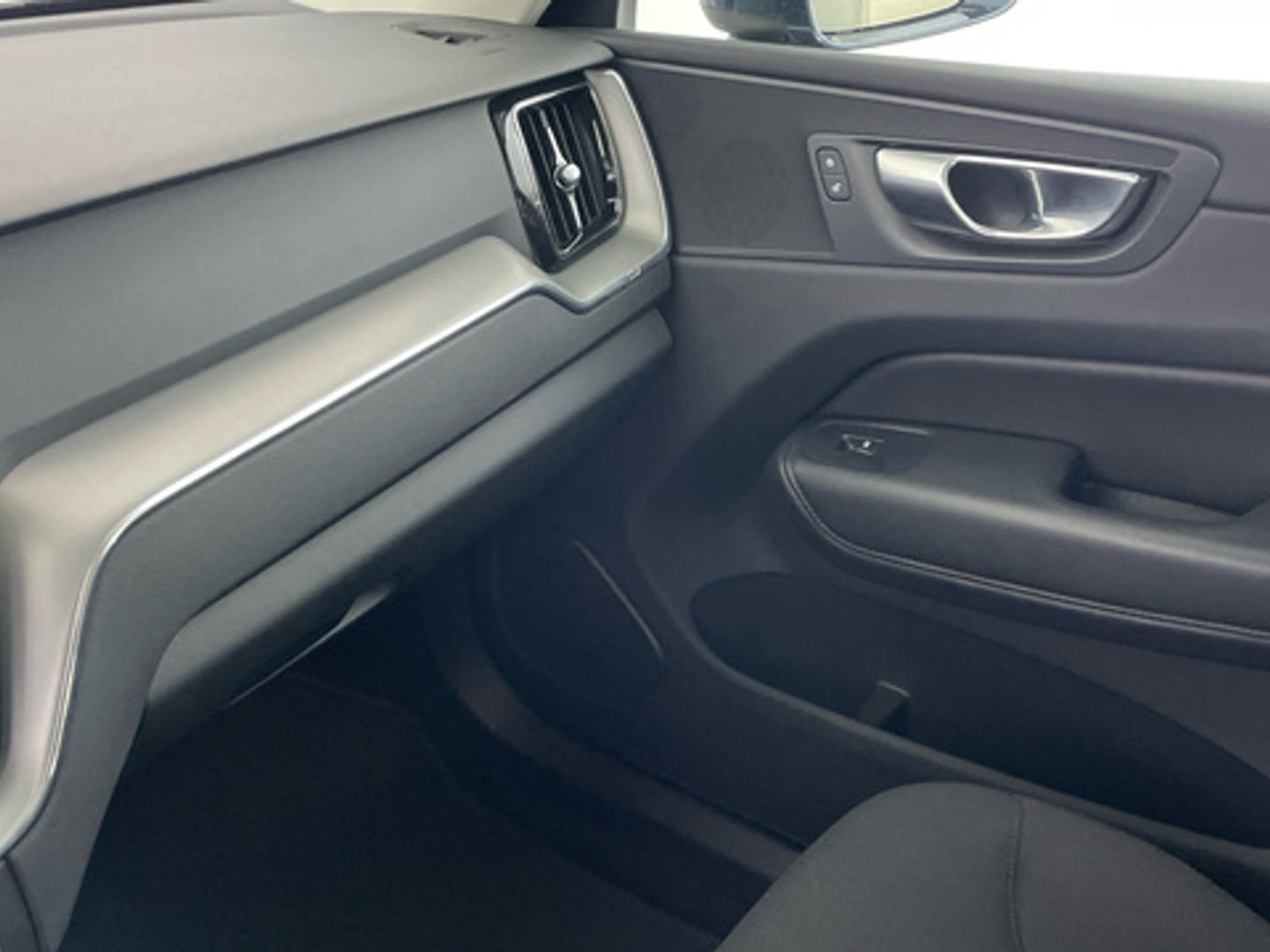 Volvo XC60 B4 D Momentum Pro Auto 145 kW (197 CV)