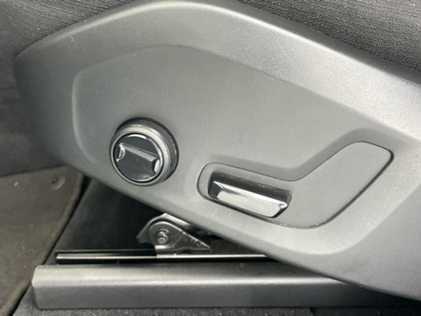 Volvo XC60 B4 D Momentum Pro Auto 145 kW (197 CV)