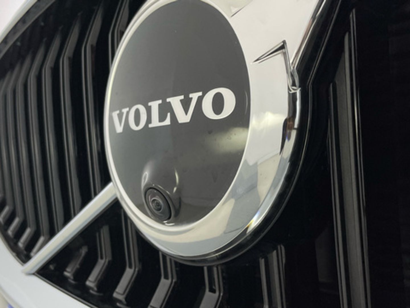 Volvo XC60 B4 D Momentum Pro Auto 145 kW (197 CV)