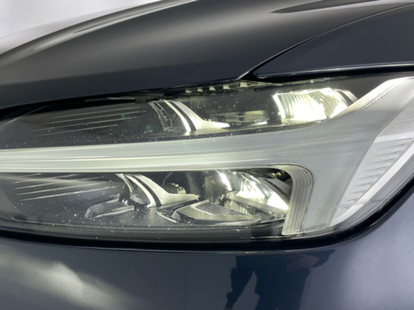 Volvo XC60 B4 D Momentum Pro Auto 145 kW (197 CV)