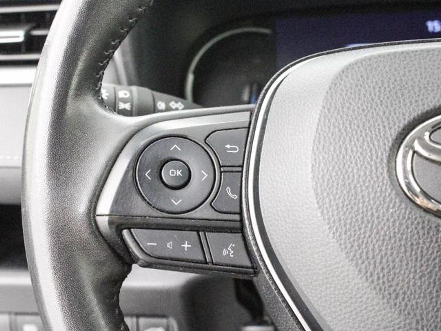 Toyota Rav4 2.5l hybrid Advance 4WD 163 kW (222 CV)