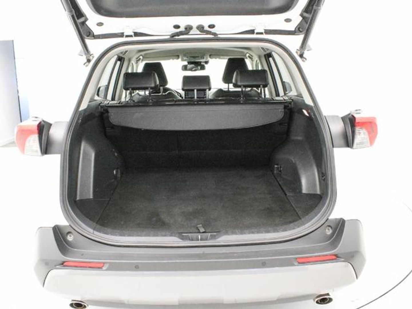 Toyota Rav4 2.5l hybrid Advance 4WD 163 kW (222 CV)