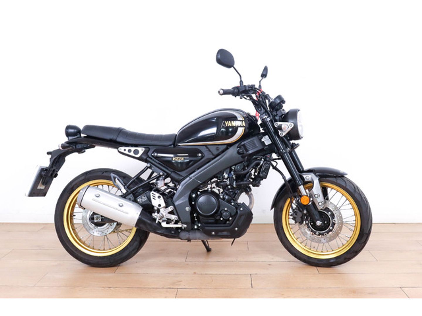 Yamaha XSR125 Legacy Negro Motorcycle