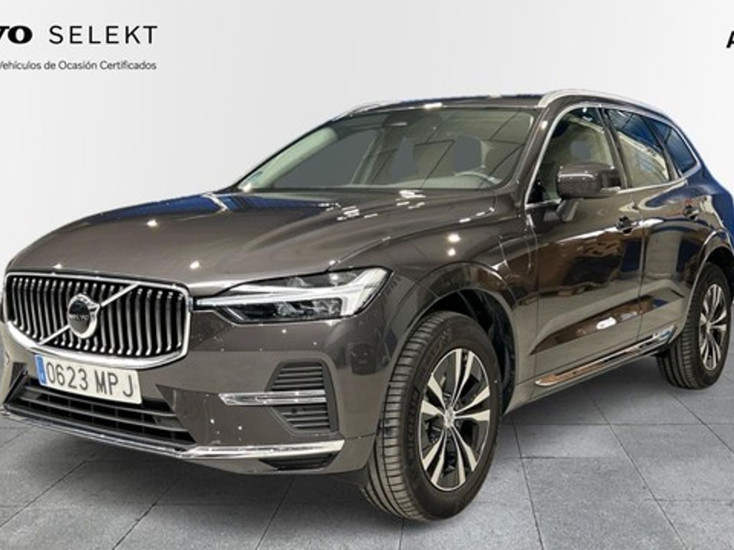 Volvo XC60 T6 Recharge Core AWD Auto 257 kW (350 CV) Gris SUV