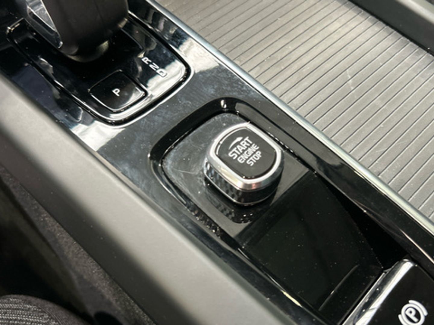 Volvo XC60 T6 Recharge Core AWD Auto 257 kW (350 CV)