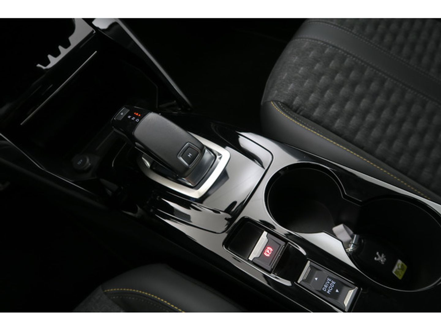 Peugeot 2008 PureTech 130 Roadtrip EAT8 96 kW (130 CV)
