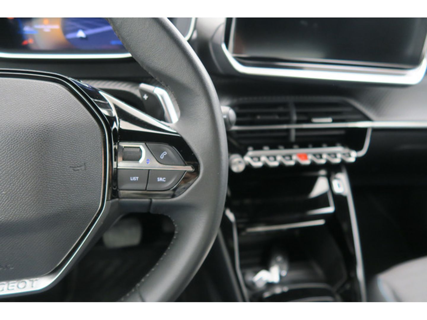 Peugeot 2008 BlueHDi 130 S&S Allure Pack EAT8 96 kW (130 CV)