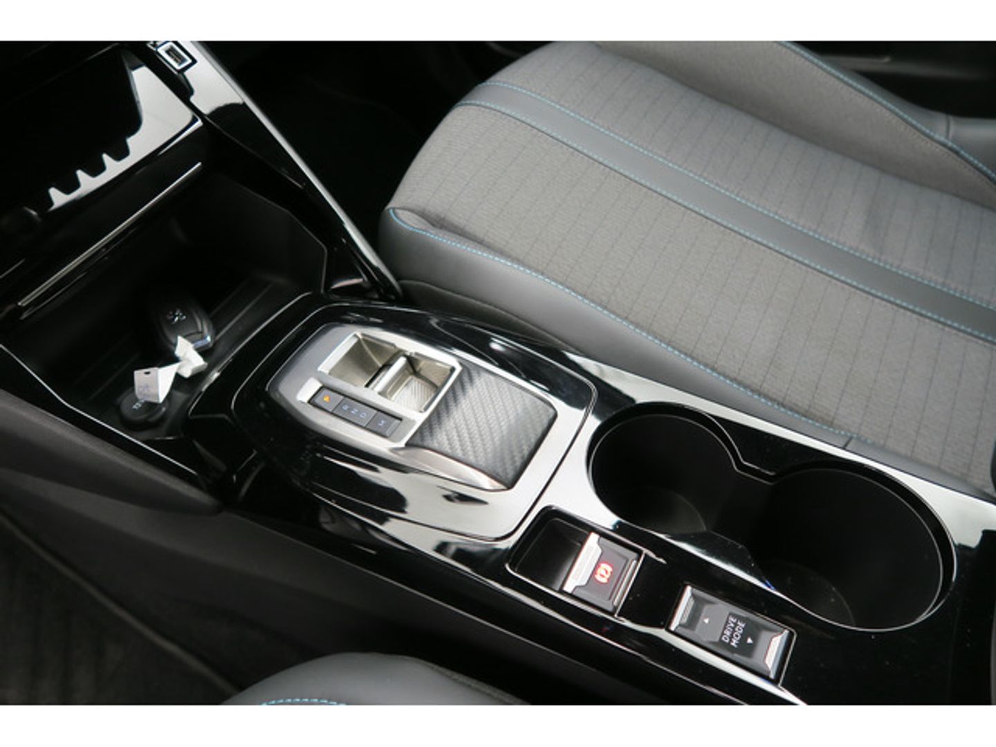 Peugeot 2008 BlueHDi 130 S&S Allure Pack EAT8 96 kW (130 CV)