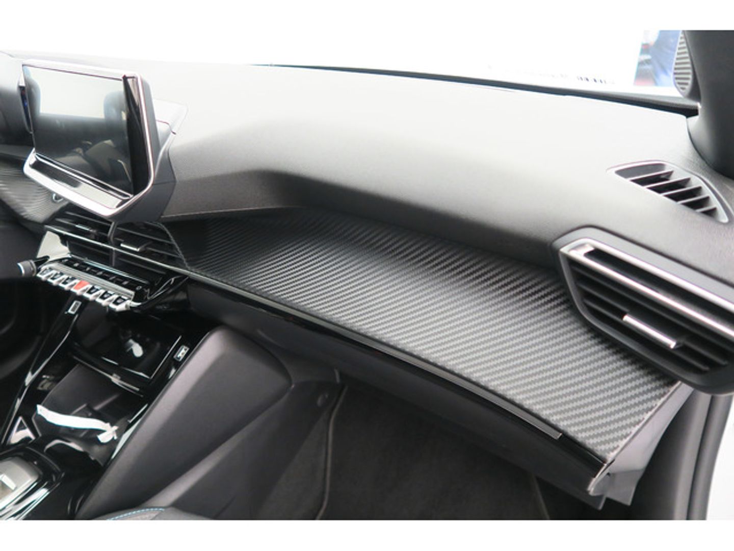 Peugeot 2008 BlueHDi 130 S&S Allure Pack EAT8 96 kW (130 CV)