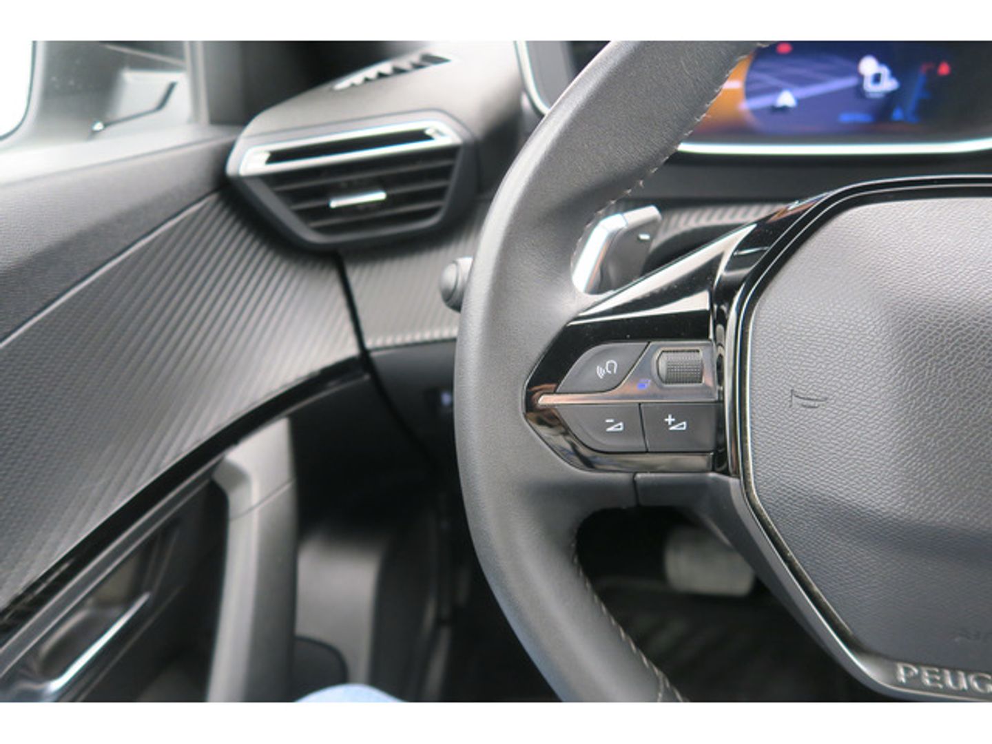 Peugeot 2008 BlueHDi 130 S&S Allure Pack EAT8 96 kW (130 CV)