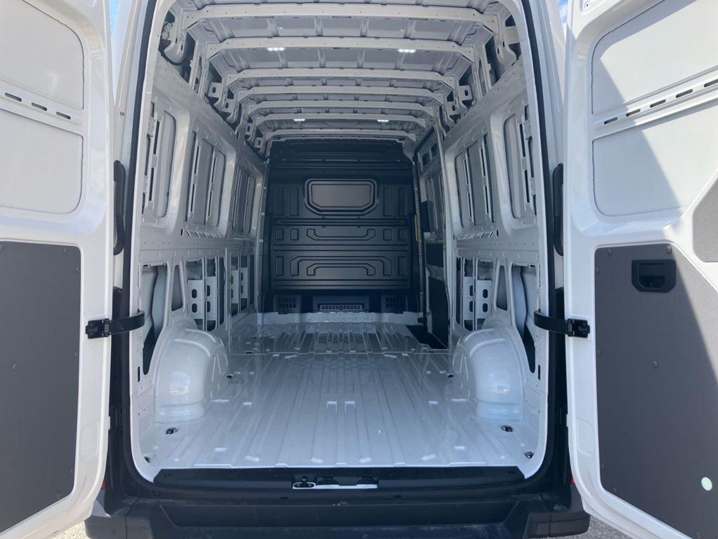 Volkswagen Crafter Furgon Batalla Larga TA 2.0 TDI 103 kW (140 CV) 3.500