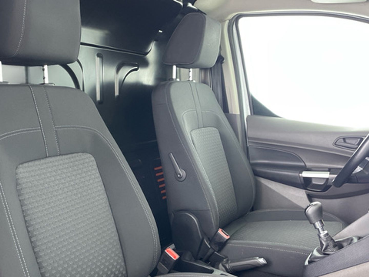 Ford Transit Connect Furgon 1.5 TDCi Active 210 L2 88 kW (120 CV)