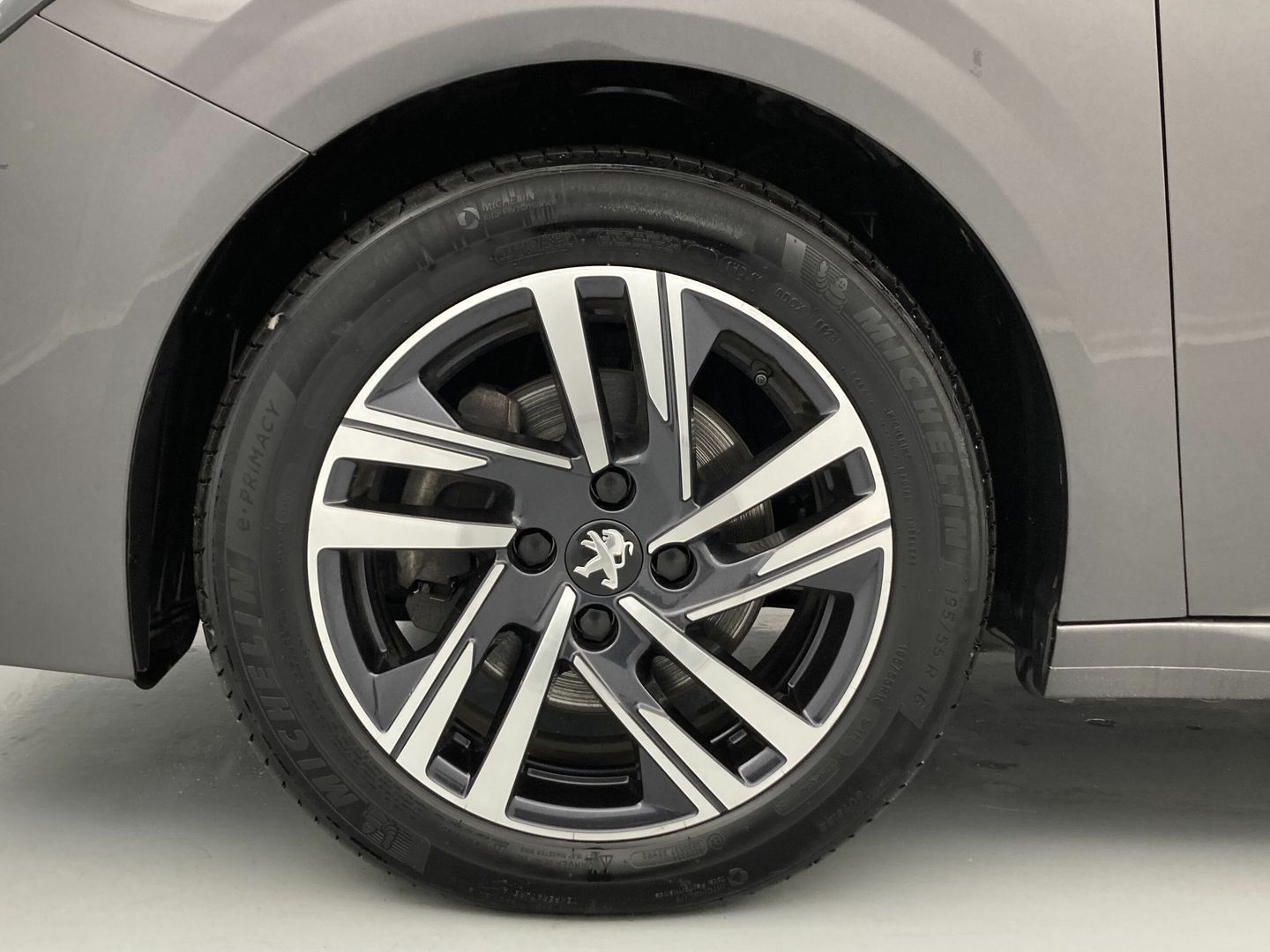 Peugeot 208 PureTech 100 Allure 75 kW (100 CV)