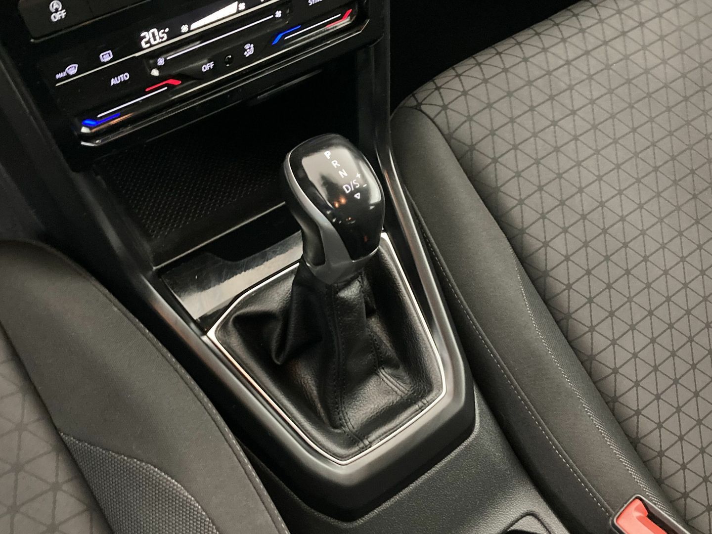 Volkswagen T-Cross Advance 1.0 TSI 81 kW (110 CV) DSG